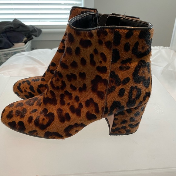 • SOLD • Leopard Zara booties - Picture 2 of 3